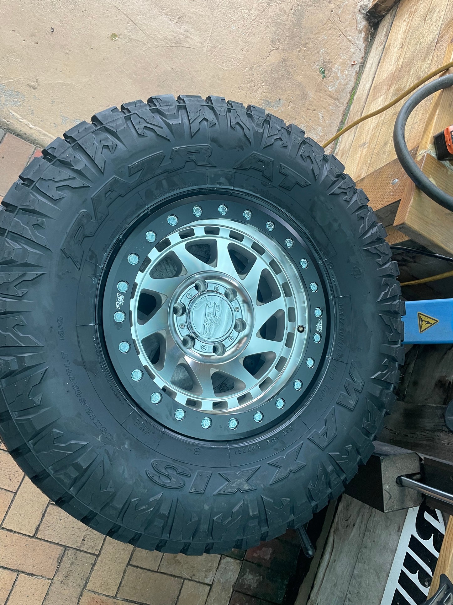 Maxxis RAZR AT811 A/T